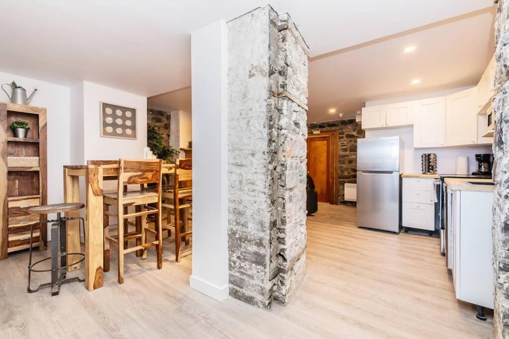 North House - Modern Meets Rustic- 2 Bedroom In Old Apartment *